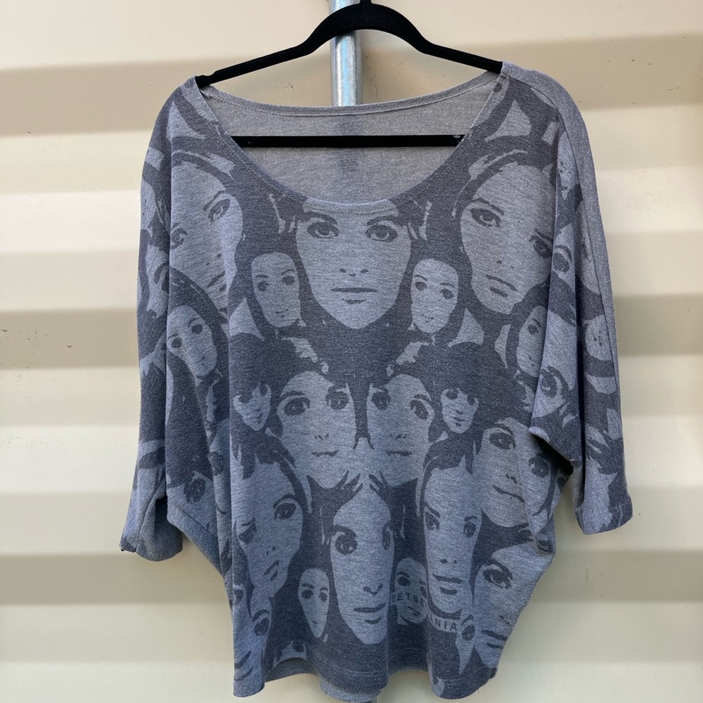 Betsey Johnson Vintage Face Collage Graphic Top - Picture 4 of 5